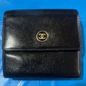 CHANEL Black Caviar Leather Compact Wallet with Gold CC Medallion